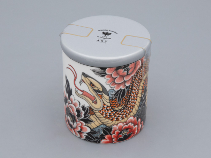 Свеча ароматическая в подарочной упаковке, форма top, рисунок Tattoo SERPENTA аромат Зимний лес, арт. 81.32803.00.1, серпента