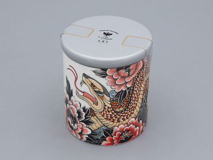 Свеча ароматическая в подарочной упаковке, форма top, рисунок Tattoo SERPENTA аромат Зимний лес, арт. 81.32803.00.1