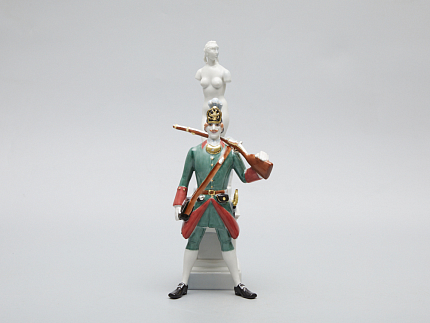 Скульптура Солдат и Венера Петровская Ассамблея арт. 82.51223.00.1