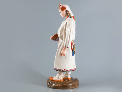 Скульптура Народности России Мордовская женщина арт. 82.87924.00.1