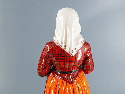 Скульптура Народности России Эстонская женщина арт. 82.69853.00.1