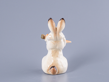 Скульптура Заяц с морковкой № 3 арт. 82.01964.00.1