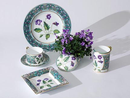 Тарелка декоративная в подарочной упаковке 270 мм, форма Европейская, рисунок Фиалка надрезанная, арт. 81.32669.00.1