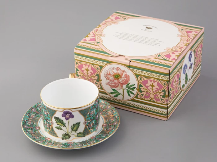 Чашка с блюдцем 250 мл в подарочной упаковке форма Соло, рисунок, Фиалка надрезанная, арт. 81.32656.00.1, 