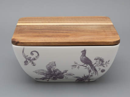 Салатник большого размера с деревянной крышкой форма Стандартная, рисунок Monplaisir Violet в упаковке арт 42.00063.00.1, 