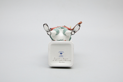 Скульптура Солдат и Венера Петровская Ассамблея арт. 82.51223.00.1