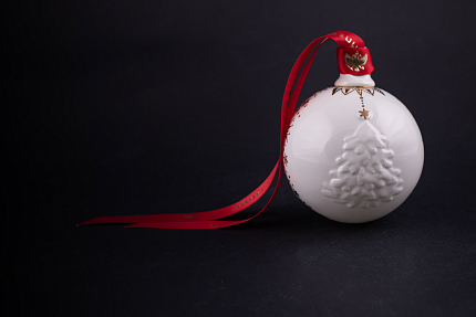 Елочная игрушка Шар с елкой, рисунок Звездопад, арт 60.21172.00.1