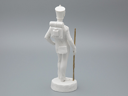 Скульптура  Рядовой русской пехоты Николая I, в подарочной упаковке, рисунок Белый бисквит, арт 81.33426.00.1