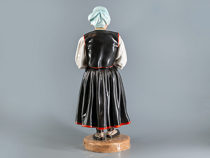 Скульптура Народности России. Финская женщина, арт. 82.93095.00.1