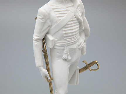 Скульптура Гусар эпохи АлександраI, в подарочной упаковке, рисунок Белый бисквит, арт 81.33423.00.1