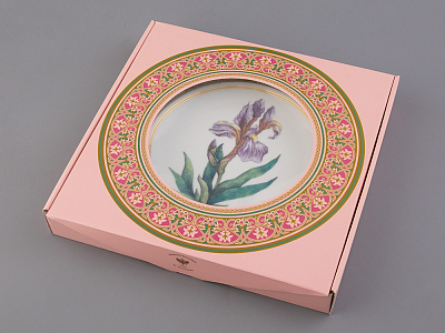 Тарелка декоративная 270 мм в подарочной упаковке, форма Европейская, рисунок Нежный Ирис, арт. 81.32770.00.1