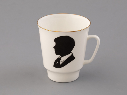 Подарочный набор на 2 персоны Чашка с блюдцем форма Майская, рисунок Русские писатели Есенин, Цветаева, арт. 81.33293.00.1, 