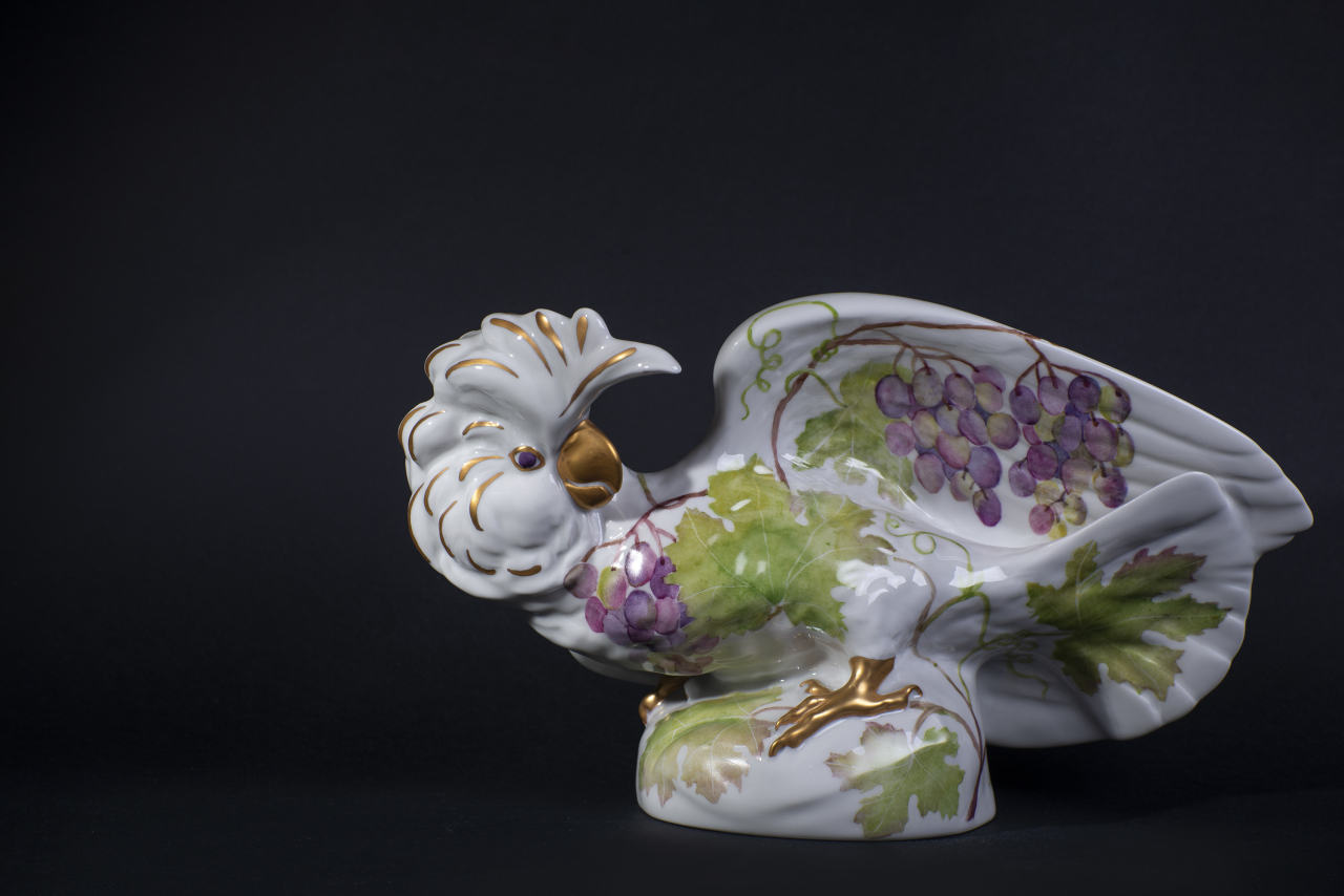 Скульптура Виноградный Джо на форме Какаду молуккский, арт 62.14110.00.1, 