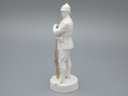 Скульптура Красноармеец Белый, в подарочной упаковке, рисунок Белый бисквит, арт 81.33427.00.1, 