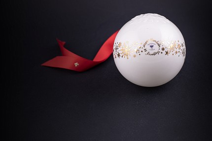 Елочная игрушка Шар с елкой, рисунок Звездопад, арт 60.21172.00.1