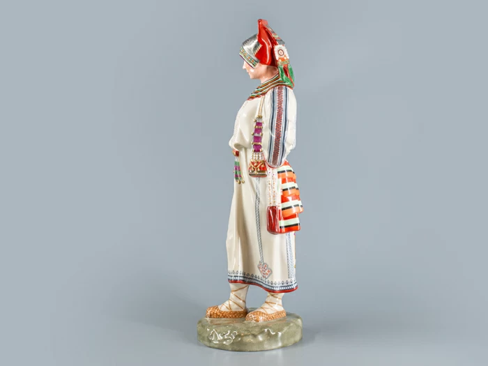 Скульптура Народности России Мордовка племени мокша арт. 82.66477.00.1, 