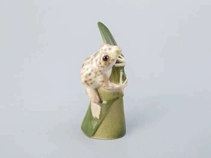 Скульптура Лягушка на листике мраморная арт. 82.63981.00.1, 