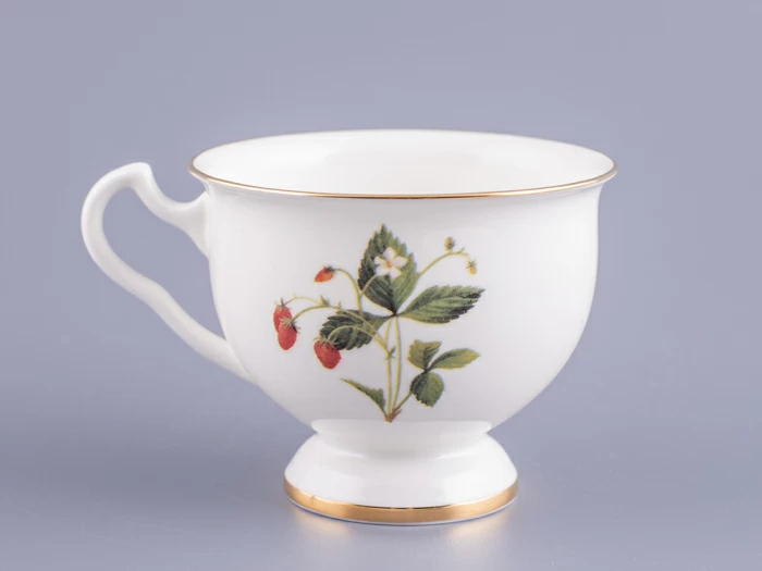 Чашка с блюдцем чайная форма Айседора рисунок Земляника, арт. 81.27540.00.1, 