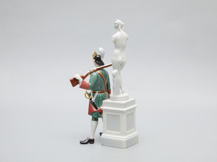 Скульптура Солдат и Венера Петровская Ассамблея арт. 82.51223.00.1, 