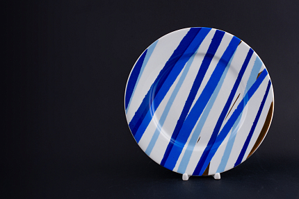 Тарелка декоративная 215 мм, Синие тени на форме Эллипс, арт 60.15490.00.1