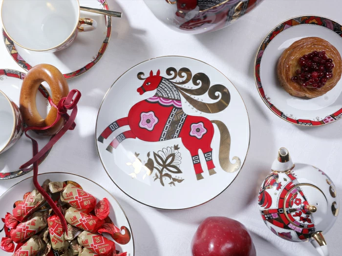 Декоративная тарелка 195 мм, форма Эллипс, рисунок Красный конь, арт 80.89344.00.1, 