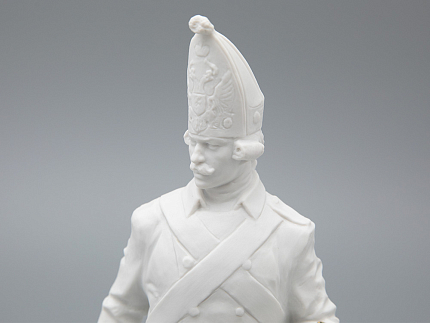 Скульптура Гренадер эпохи Павла I, в подарочной упаковке, рисунок Белый бисквит, арт 81.33429.00.1