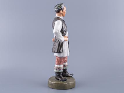 Скульптура Народност России малого размера, Татарин Казанский, арт 82.99368.00.1, 