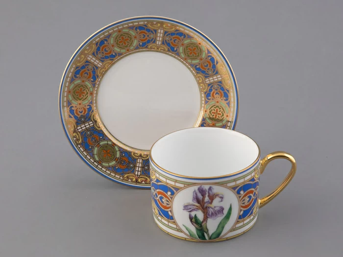 Чашка с блюдцем 250 мл в подарочной упаковке форма Соло, рисунок Нежный Ирис, арт. 81.32657.00.1, 