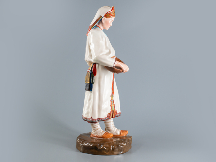 Скульптура Народности России Мордовская женщина арт. 82.87924.00.1, 