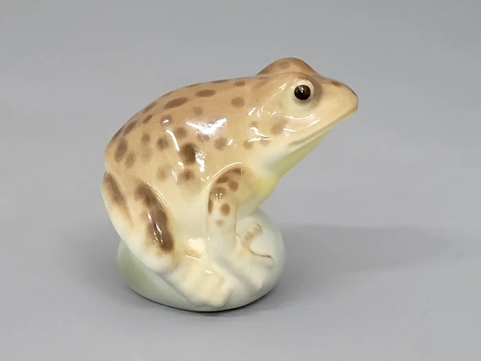 Скульптура Лягушка прудовая коричневая арт. 82.63684.00.1, 