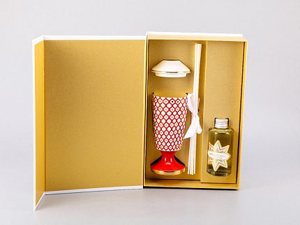 Подарочный Набор Аромадиффузор рисунок Скарлетт 1 аромат Нежный пион, арт. 81.30996.00.1